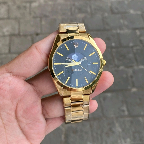 Analog Quartz Watch – Premium Style at a Budget Price