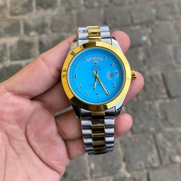 Analog Day Date High Quality Quartz Movement Collection With High Quality Strap Best finishing Body & Case