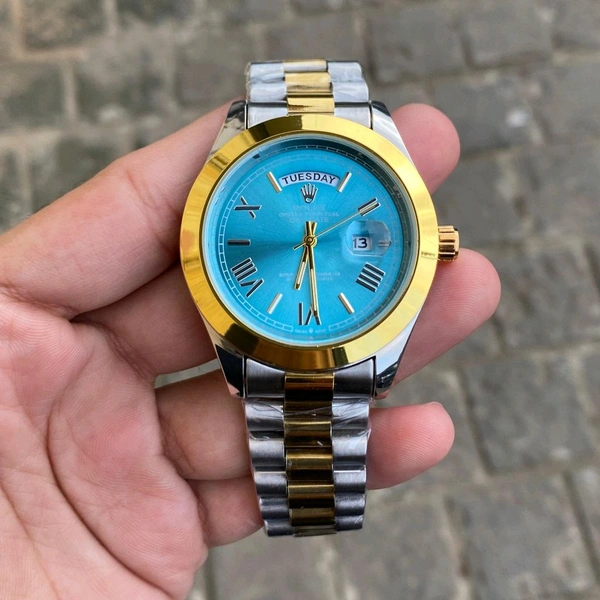 Analog Day Date High Quality Quartz Movement Collection With High Quality Strap Best finishing Body & Case