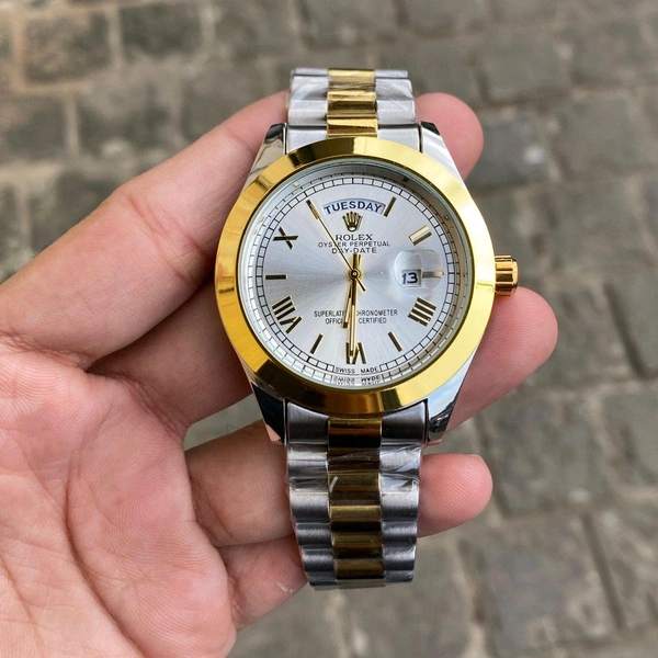 Analog Day Date High Quality Quartz Movement Collection With High Quality Strap Best finishing Body & Case