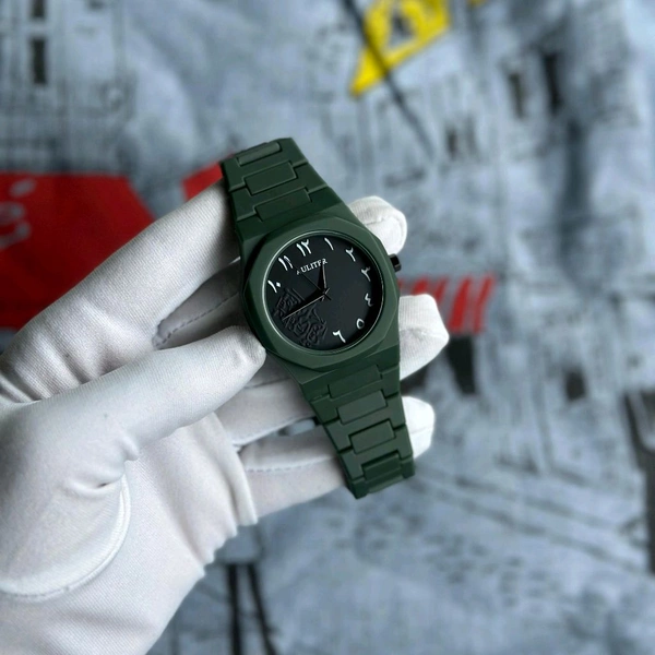 Arabic Aura Minimalist Watch for Men & Women – Ultra-Lightweight, Matte Finish, Analog Display, Dual Color Options (Pack Of 1)
- Green