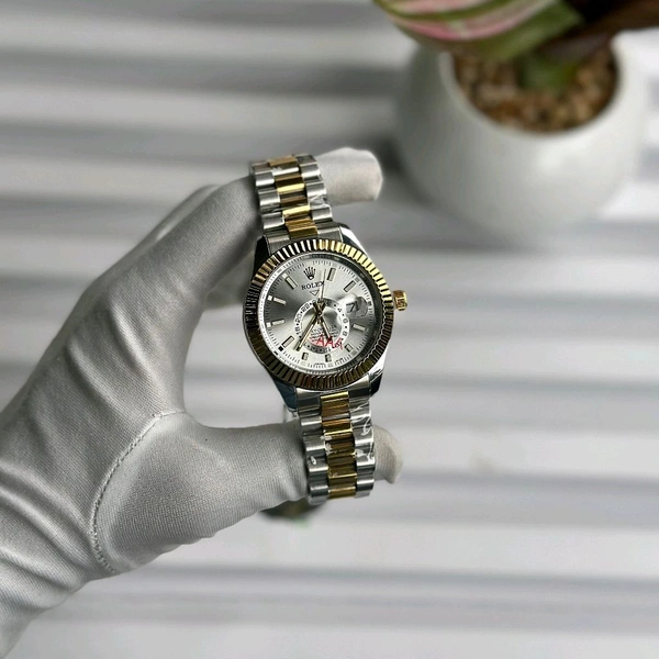 Men’s Classic Analog Watch – Elegant Dial, Date Display, Chronograph Working – Formal & Casual Wear