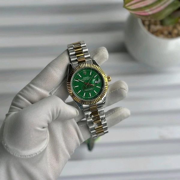 Men’s Classic Analog Watch – Elegant Dial, Date Display, Chronograph Working – Formal & Casual Wear