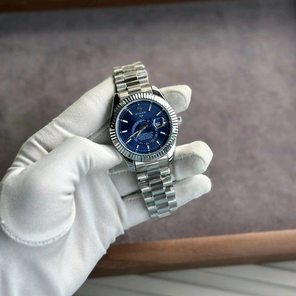 Men’s Classic Analog Watch – Elegant Dial, Date Display – Formal & Casual Wear