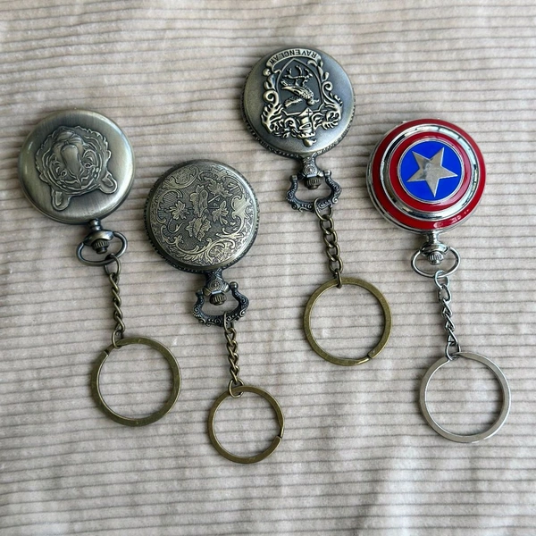Vintage Pocket Watch Keychain | Retro Design | Quartz Movement | Gift Choice