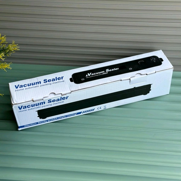 Vacuum Sealer Machine With 10 Pcs Bag, Automatic Hands-Free Air Sealing Machine, Smart 60Kpa Vacuum Sealer with Cutter Food Sealer for Food Preservation Convenient Storage Dry & Moist Food Modes (1 Set)