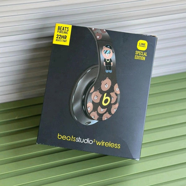 Bluetooth On Ear Headphones with Mic with 6 Hours Battery Backup, Original Box Packaging 