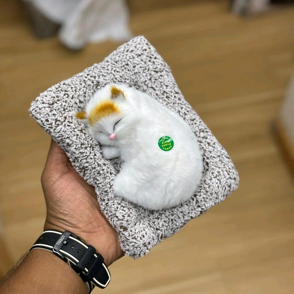 Sleeping Cat Car Dashboard Toy – Cute Plush Showpiece with Soft Faux Fur, Realistic Design & Perfect for Car, Home, Office, and Gifting