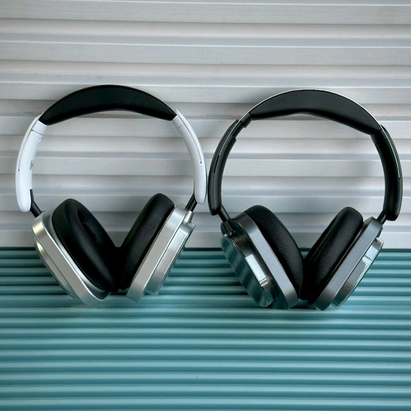 Wireless Earphone Headphones For Music Lovers & Professionals - Suitable for Travel, Office & Home, 5-6 Hours Playback Time, 7A - Silver