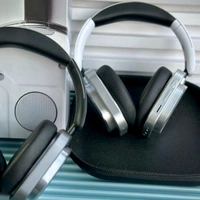 Wireless Earphone Headphones For Music Lovers & Professionals - Suitable for Travel, Office & Home, 5-6 Hours Playback Time, 7A - Silver