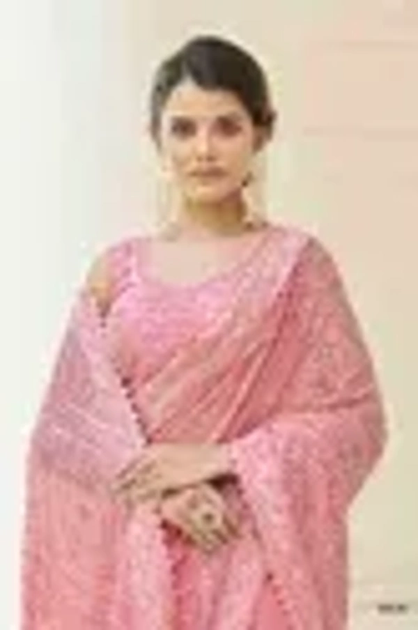 Fashionable Women Saree With Latest Design, Wedding near Surat