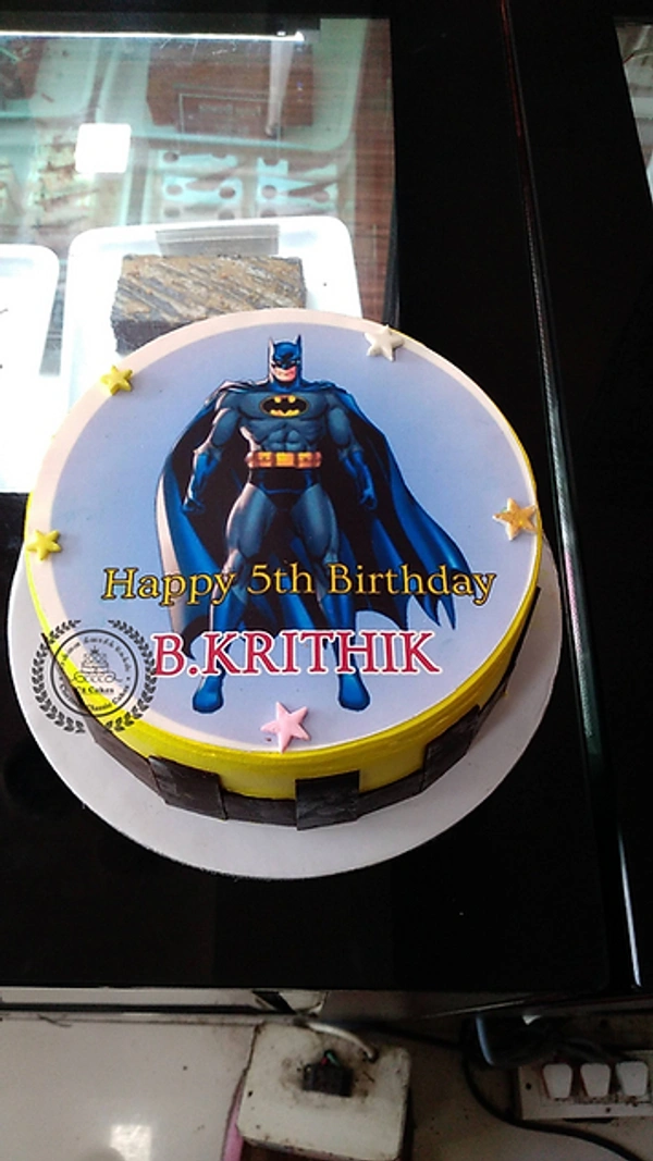 BATMAN TROPICAL PINACOLADA CAKE