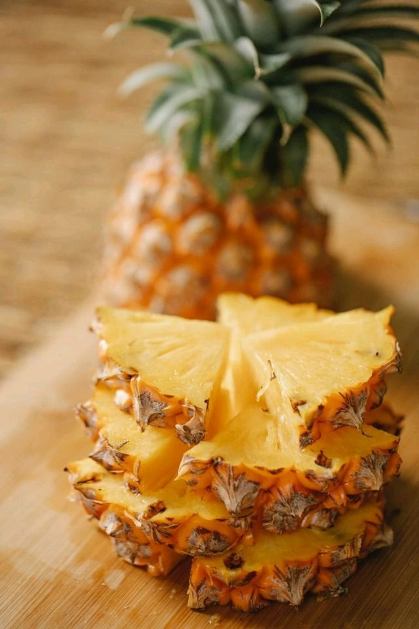 Pineapple - 900gm-1.20kg
