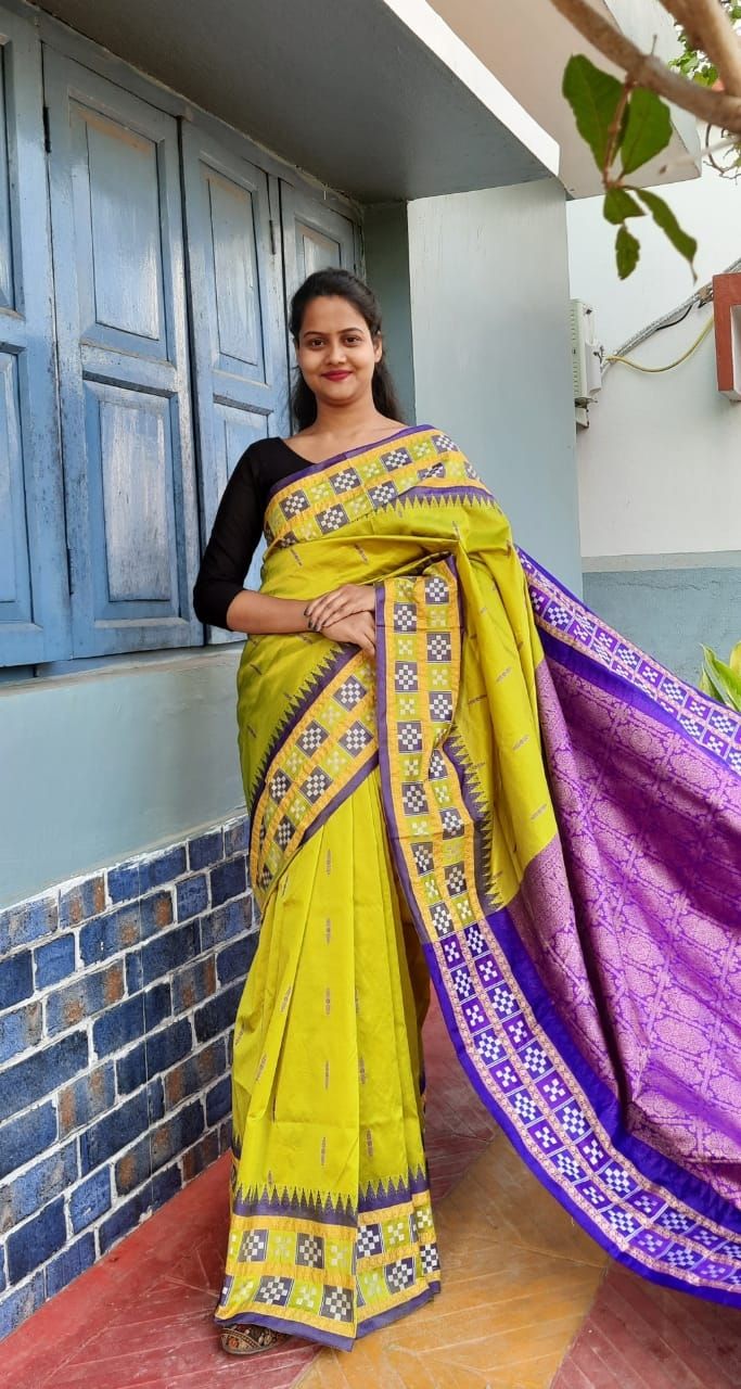 Magnificence of Khandua Pata Silk Sarees: Unveiling the Artistry of  Maniabandha and Nuapatna - Sanskriti Cuttack