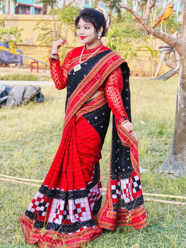 102233 Sambalpuri Handloom Cotton Patchwork Saree With Blouse  - Red