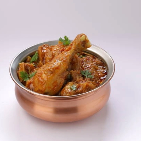 चिकन हांडी - Family Restaurant, Half Plate