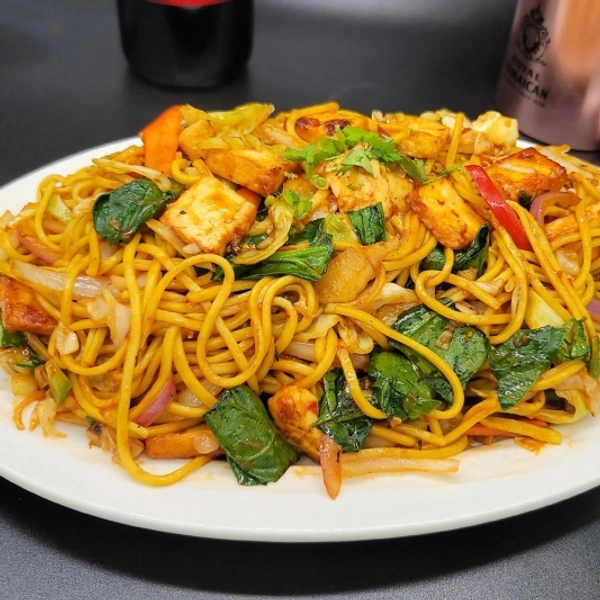 वेज चौमिन - Family Restaurant, Half Plate