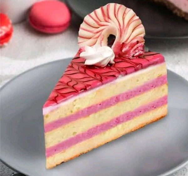 स्ट्रॉबेरी पेस्ट्री - Rama Sweets, One Piece