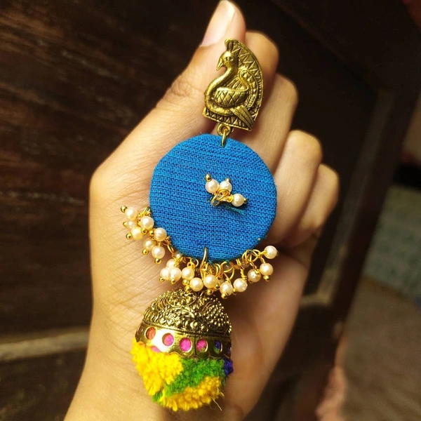 Pompom Peacock