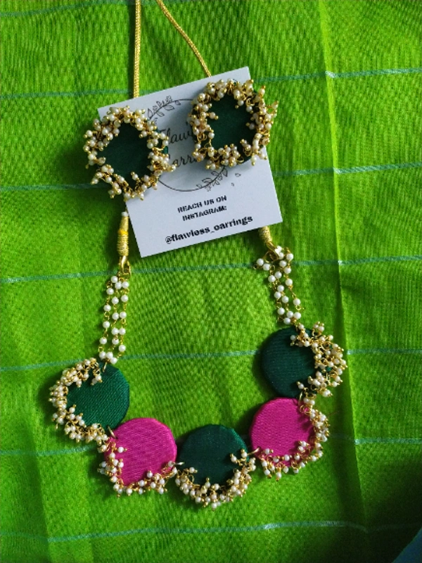 Pink and bottle green choker set