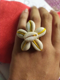 Cowrie Finger Ring