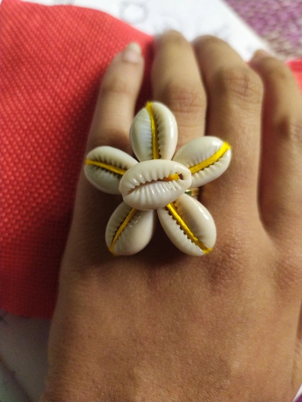 Cowrie Finger Ring