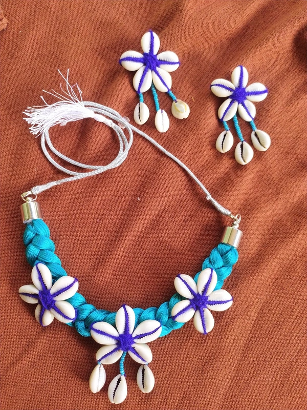 Cowrie Drop Choker Set