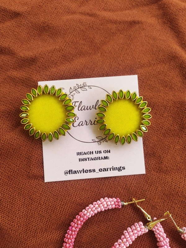 Green Kundan Stud