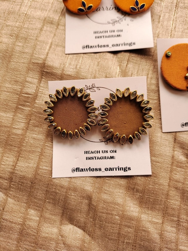 Brown Kundan Studs