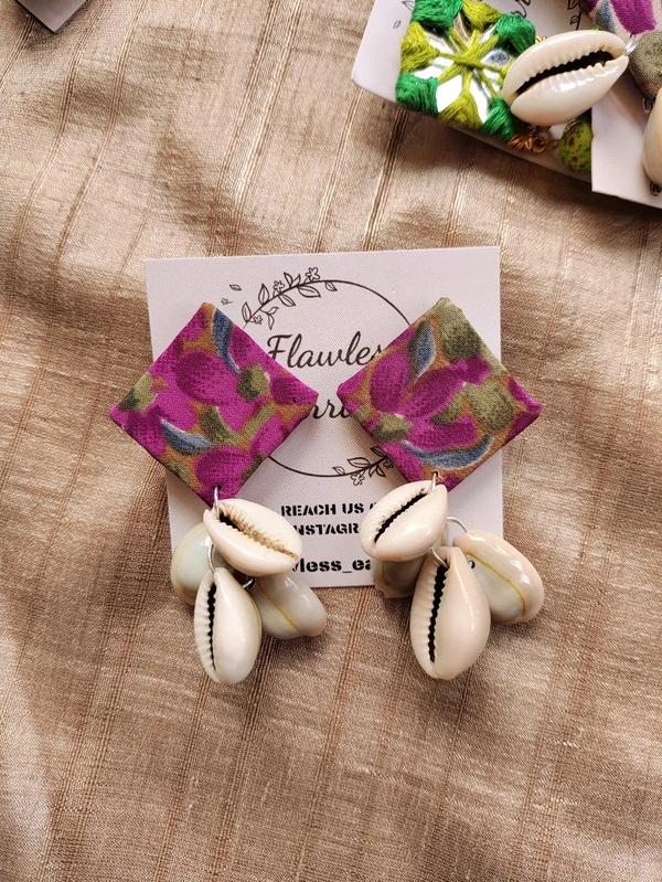 Floral Square Cowrie 