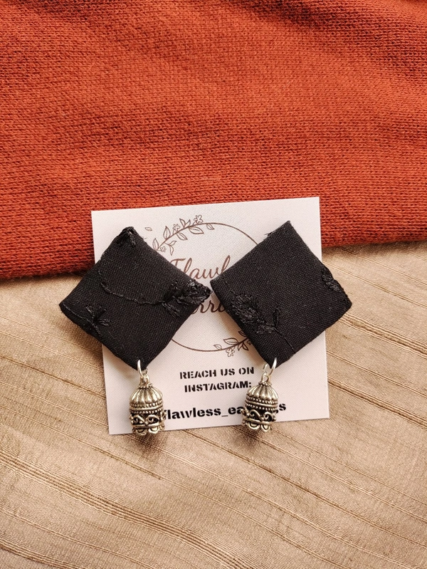 Black Plain Jumka 
