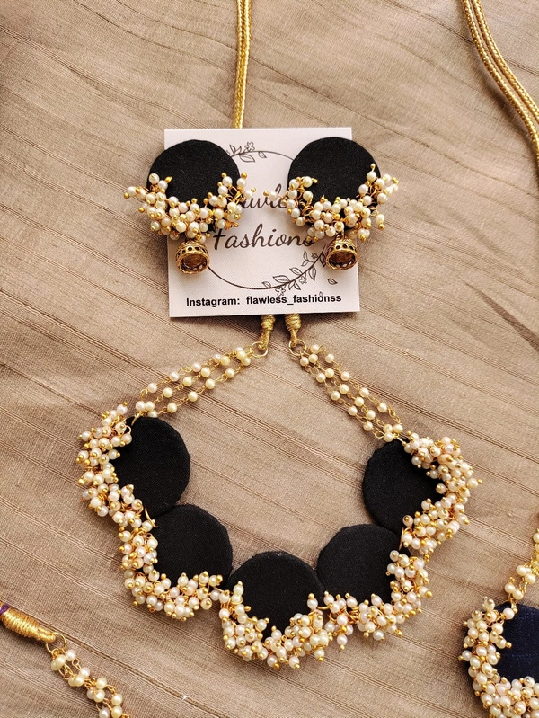 Black Choker Set