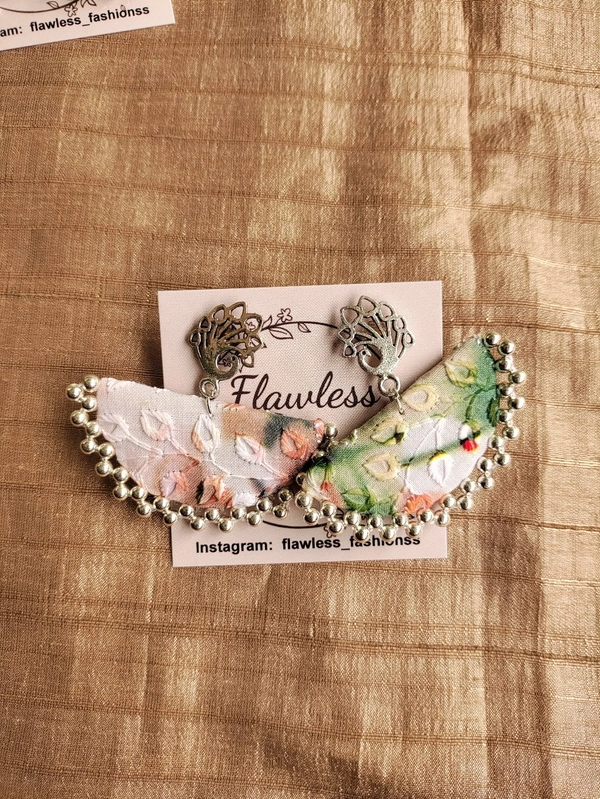 Chikankari Half Moon