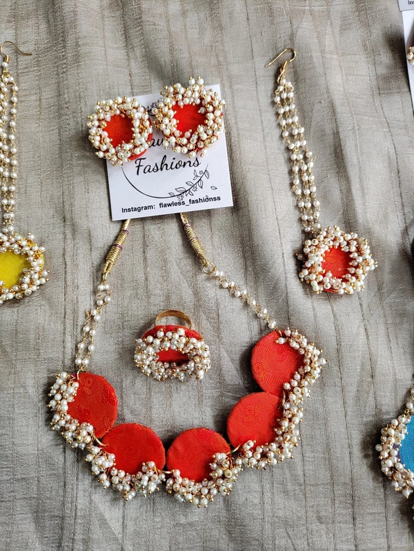 Full Choker Set  - Red