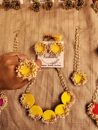 Full Choker Set  - Yellow