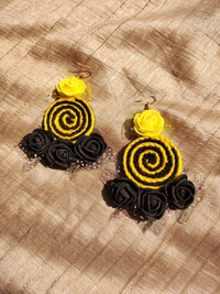 Yellow Black Flower Roll