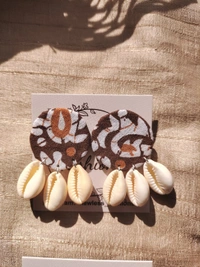Brown Cowrie