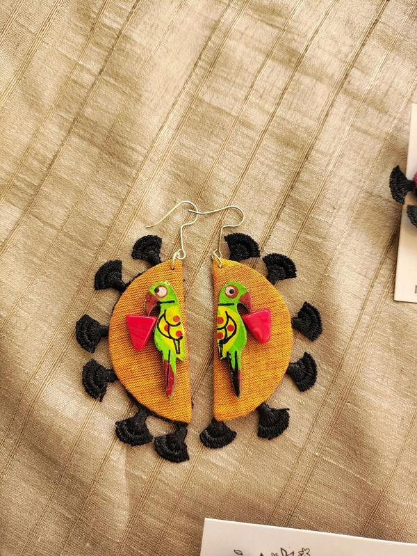 Parrot Hangings 