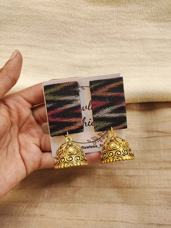 Black Zigzag Jumka
