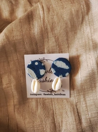 Indigo Cowrie Stud