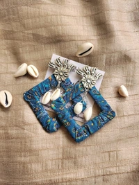 Turquoise Cowrie Square 