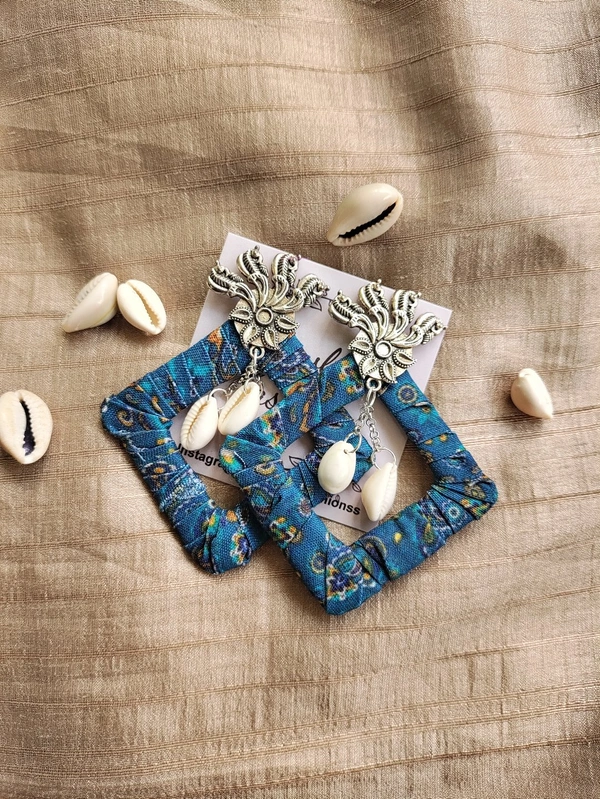 Turquoise Cowrie Square 