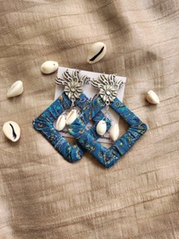 Turquoise Cowrie Square 