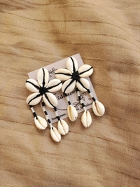 Black And White Cowrie Drops