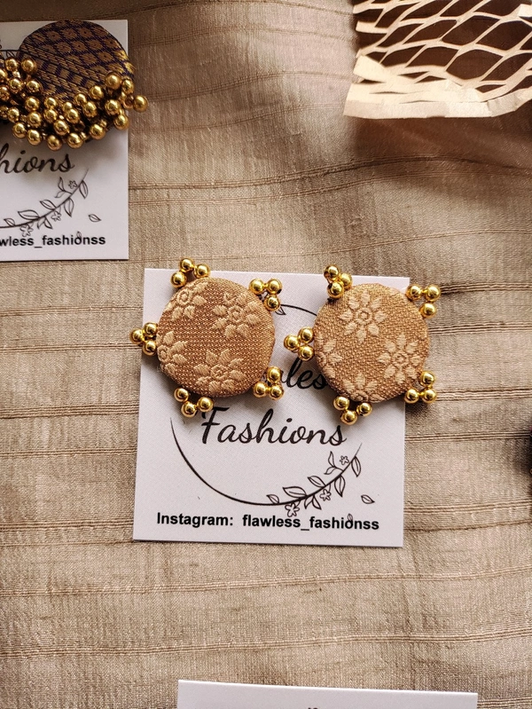 Gold Stud 
