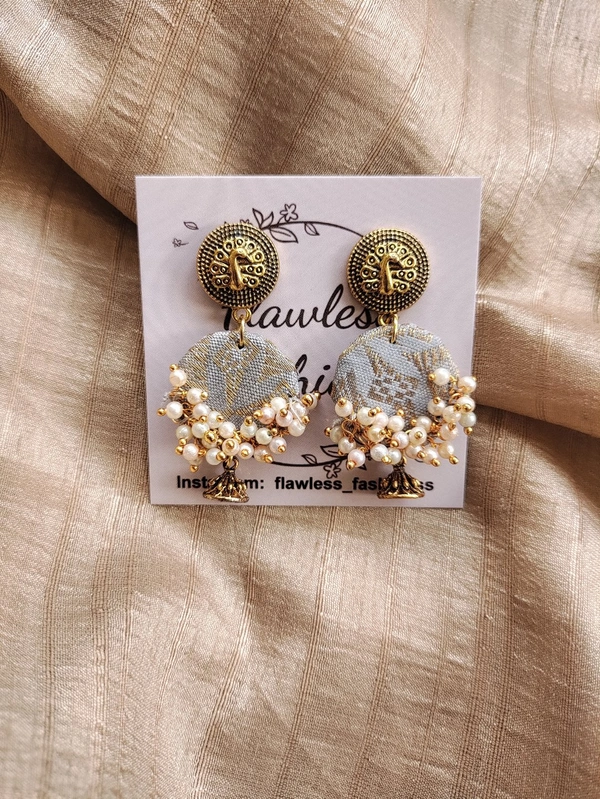 Grey Pearl Stud