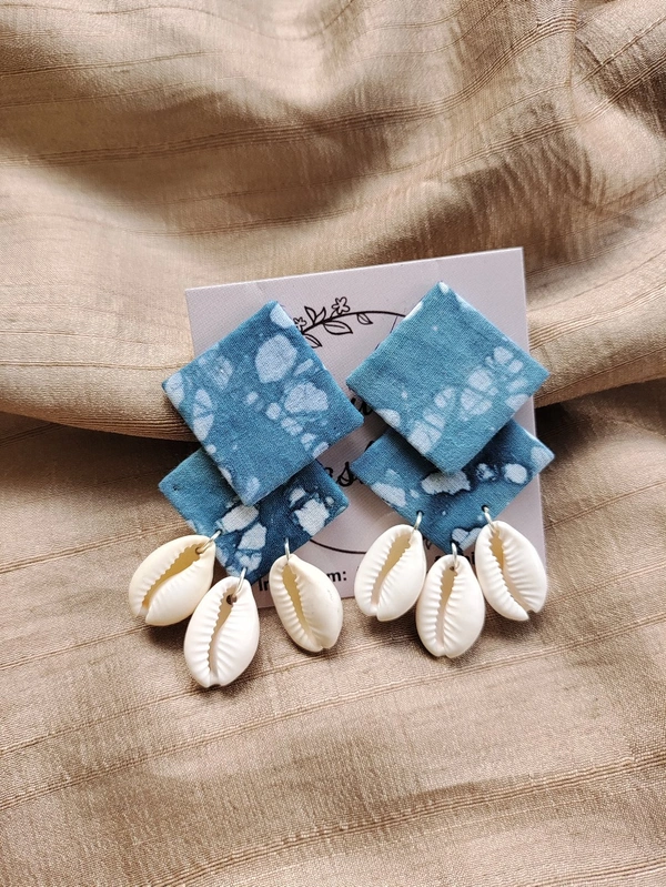 Blue Cowrie Double Square