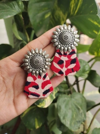 Red Print Stud