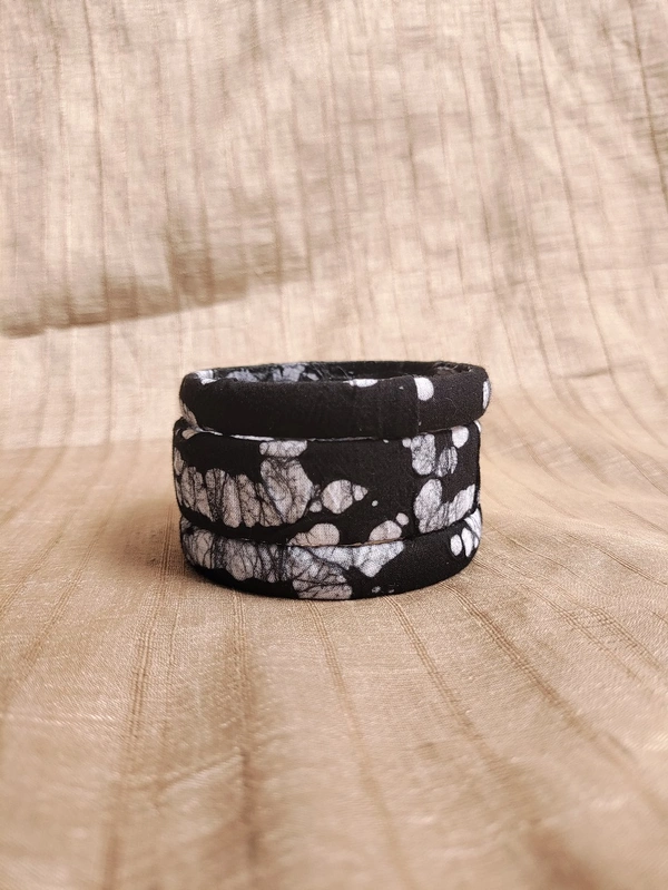 Black White Bangle Set - 2.4