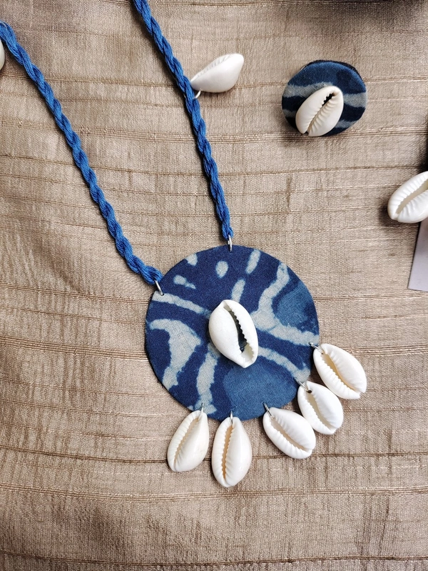 Indigo Cowrie  Set - 2.6